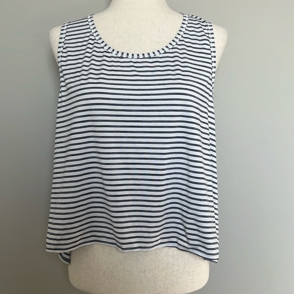Athleta Tops - Athleta Cropped High Lo Hem Sleeveless Top Navy and White Stripes Size XL